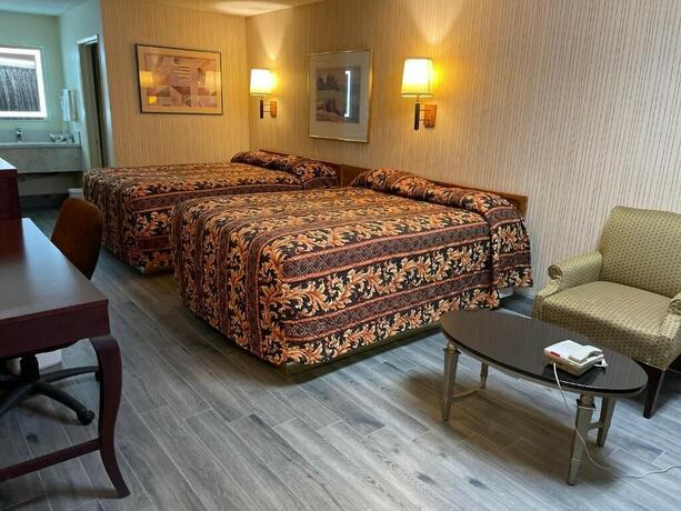 Imagen de la habitación del Hotel Regency Inn Norco. Foto 20