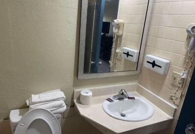 Imagen de la habitación del Hotel Regency Inn, Perry. Foto 10