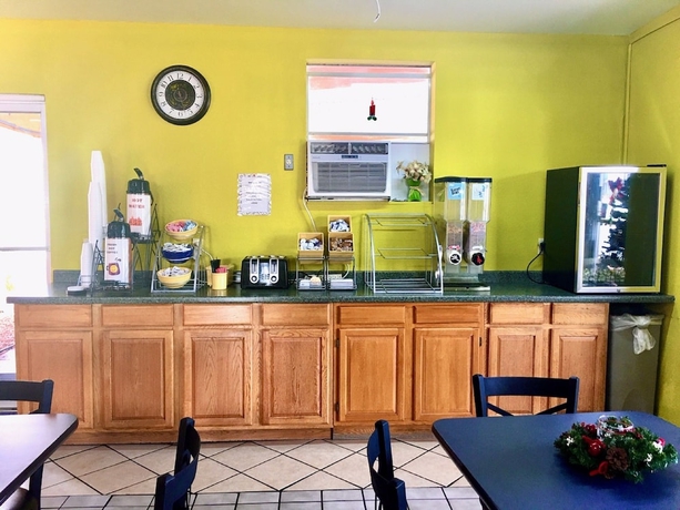 Imagen del bar/restaurante del Hotel Regency Inn, Perry. Foto 4