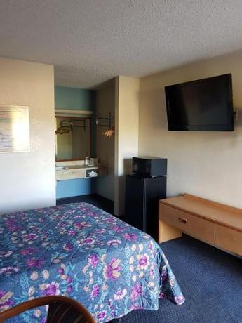 Imagen general del Hotel Regency Inn & Suites Bay City. Foto 3