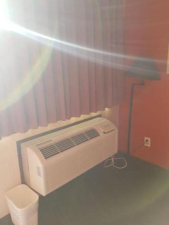 Imagen de la habitación del Hotel Regency Inn & Suites Bay City. Foto 6