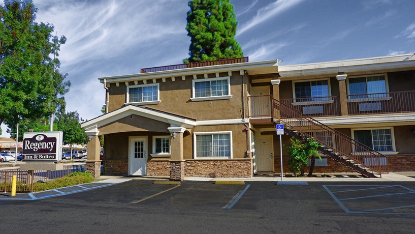 Imagen de los exteriores del Hotel Regency Inn and Suites, Downey. Foto 10