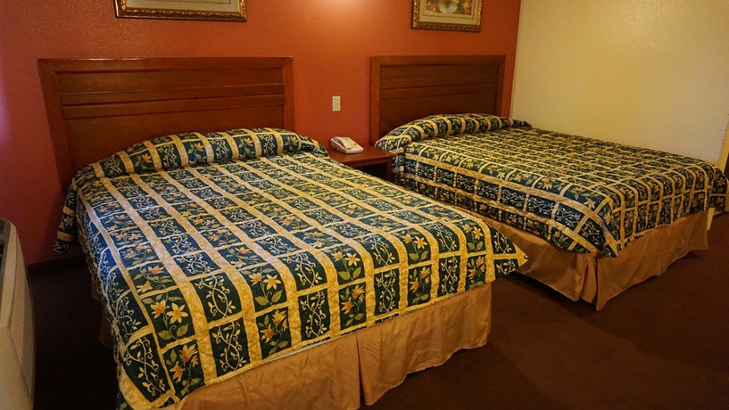Imagen de la habitación del Hotel Regency Inn and Suites, Downey. Foto 7
