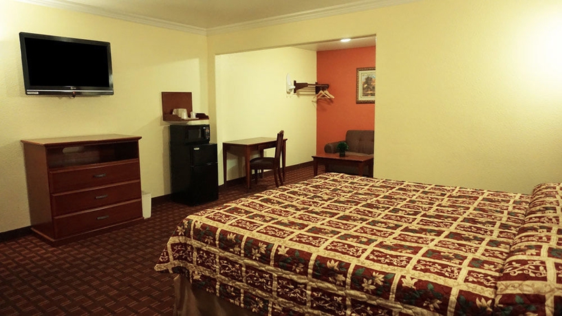 Imagen de la habitación del Hotel Regency Inn and Suites, Downey. Foto 8