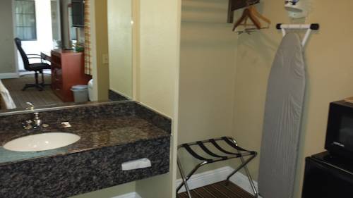 Imagen de la habitación del Hotel Regency Inn and Suites, Moreno Valley. Foto 11