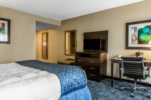 Imagen de la habitación del Hotel Regency Inn and Suites New London, Mystic. Foto 7