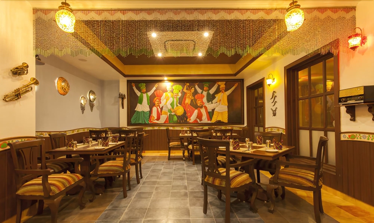 Imagen del bar/restaurante del Hotel Regency Lagoon Resort. Foto 4