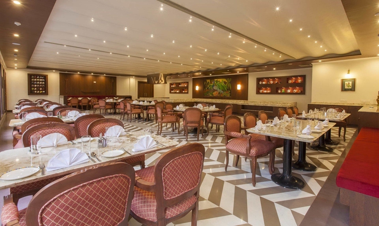 Imagen del bar/restaurante del Hotel Regency Lagoon Resort. Foto 5