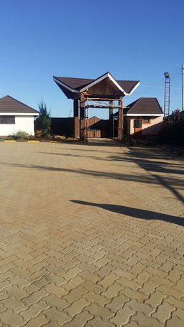 Imagen de los exteriores del Hotel Regency Mount Kenya. Foto 13