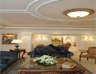 Imagen de la habitación del Hotel Regency Palace. Foto 9