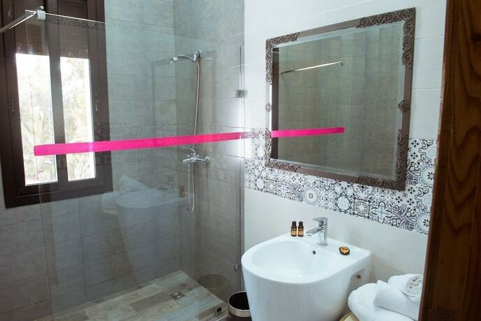 Imagen de la habitación del Hotel Regency Park and Suites. Foto 14