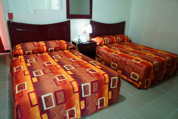 Imagen general del Hotel Regency Suites. Foto 16