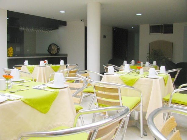 Imagen de los interiores del Hotel Regency Suites La Feria. Foto 14