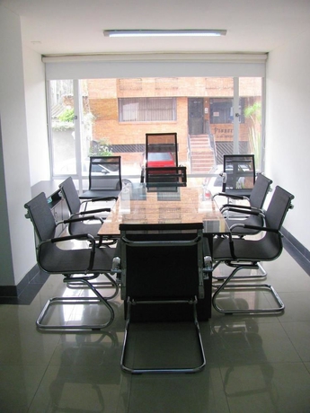 Imagen de los interiores del Hotel Regency Suites La Feria. Foto 15