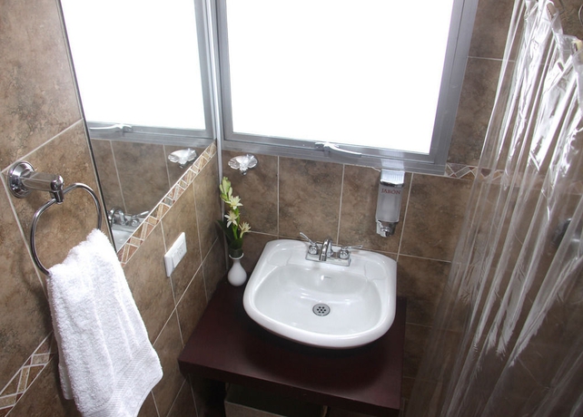 Imagen de la habitación del Hotel Regency Suites La Feria. Foto 5