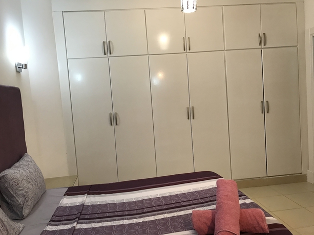 Imagen de la habitación del Hotel Regency Towers Apartments. Foto 2
