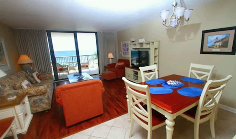 Imagen de la habitación del Hotel Regency Towers. Foto 18