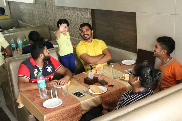 Imagen del bar/restaurante del Hotel Regency Vasai. Foto 2