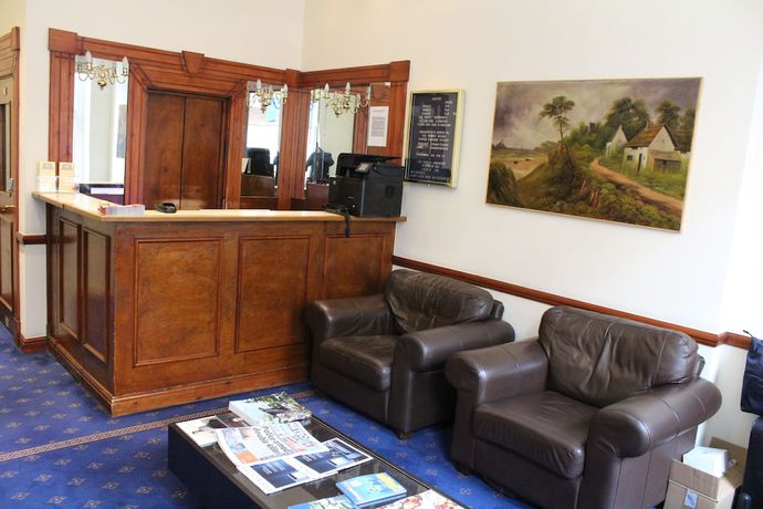 Imagen de los interiores del Hotel Regency Westend. Foto 12