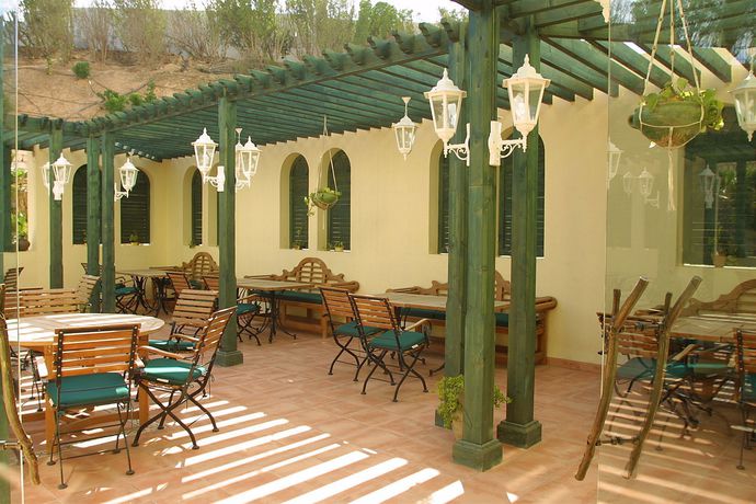 Imagen de los exteriores del Hotel Regency and Spa. Foto 10