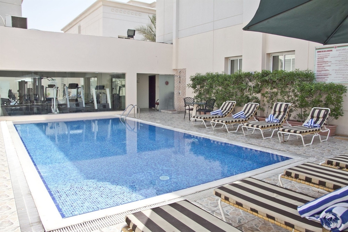 Imagen de la piscina del Hotel Regent Beach Resort Jumeirah. Foto 16