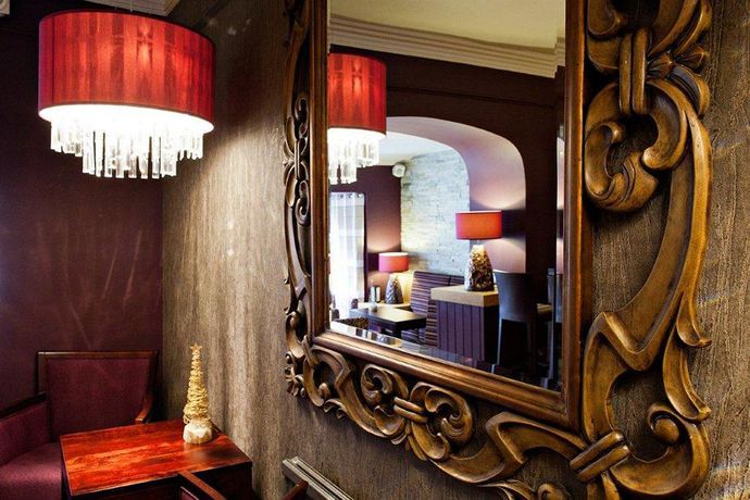 Imagen de los interiores del Hotel Regent By The Lake. Foto 16