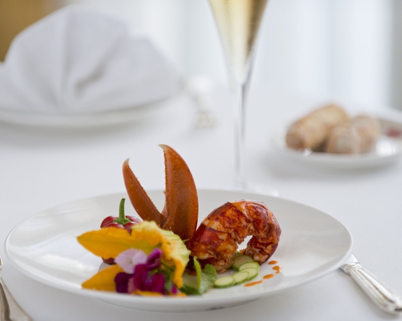 Imagen del bar/restaurante del Hotel Regent Carlton Cannes. Foto 8