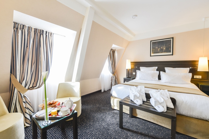 Imagen de los interiores del Hotel Regent Contades, Bw Premier Collection. Foto 12