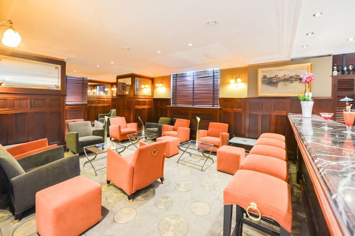 Imagen del bar/restaurante del Hotel Regent Contades, Bw Premier Collection. Foto 5