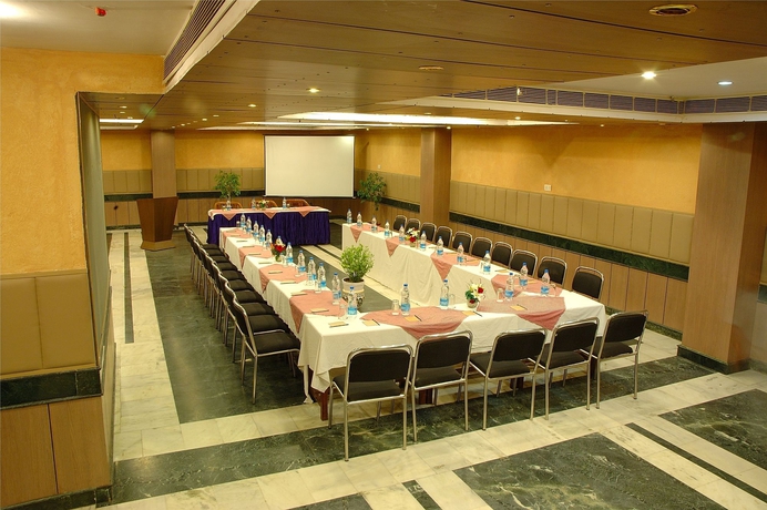 Imagen de los interiores del Hotel Regent Continental. Foto 10