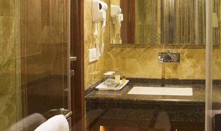 Imagen de la habitación del Hotel Regent Grand. Foto 6