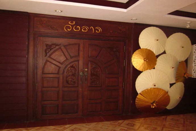 Imagen de los interiores del Hotel Regent Lodge Lampang. Foto 18