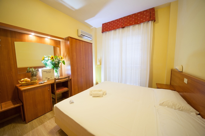 Imagen de la habitación del Hotel Regent, PESCARA. Foto 5