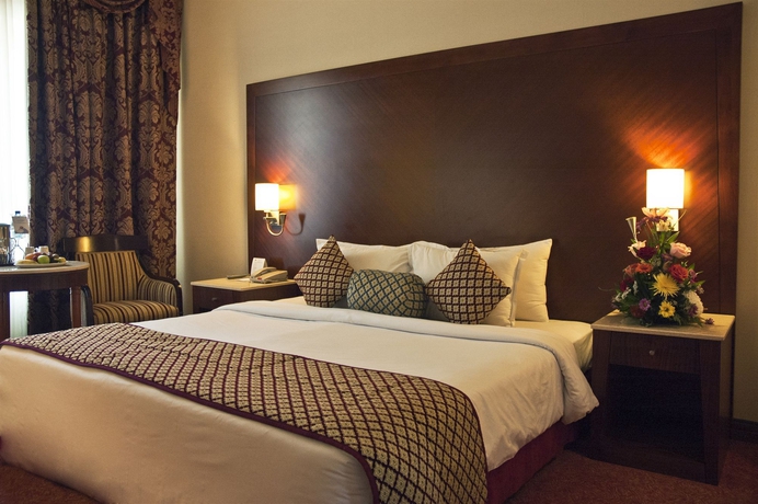 Imagen de la habitación del Hotel Regent Palace. Foto 7