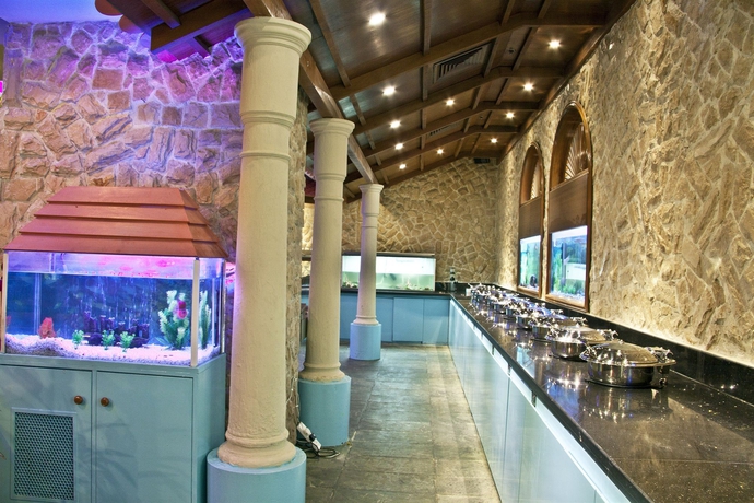 Imagen del bar/restaurante del Hotel Regent Palace. Foto 6