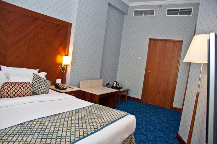 Imagen de la habitación del Hotel Regent Palace. Foto 8