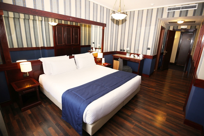 Imagen de la habitación del Hotel Regent, Roma. Foto 16