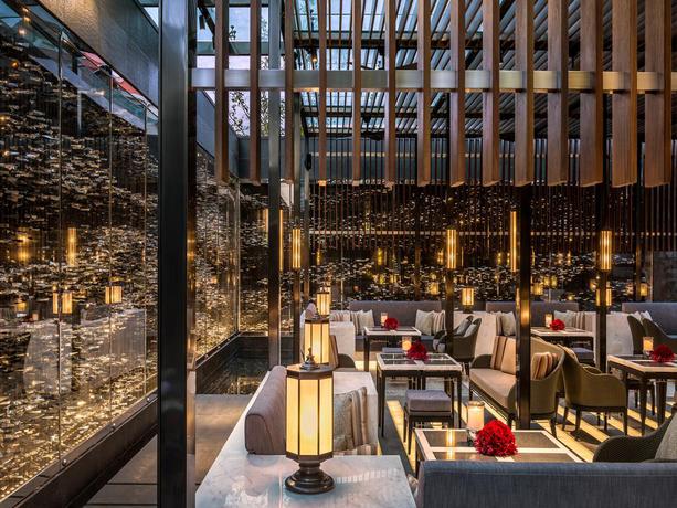 Imagen del bar/restaurante del Hotel Regent Shanghai Pudong. Foto 3