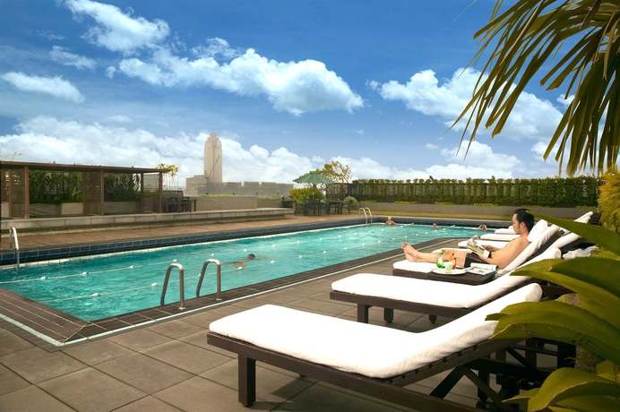 Imagen de la piscina del Hotel Regent Taipei. Foto 15