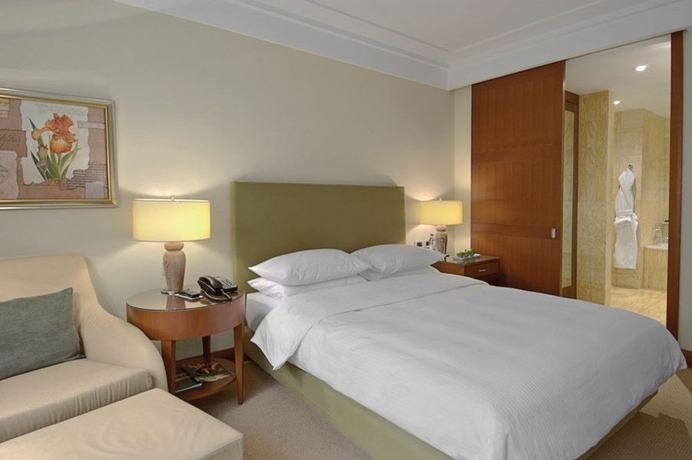 Imagen de la habitación del Hotel Regent Warsaw. Foto 5