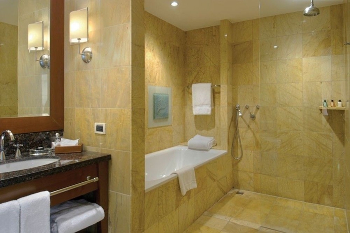 Imagen de la habitación del Hotel Regent Warsaw. Foto 6
