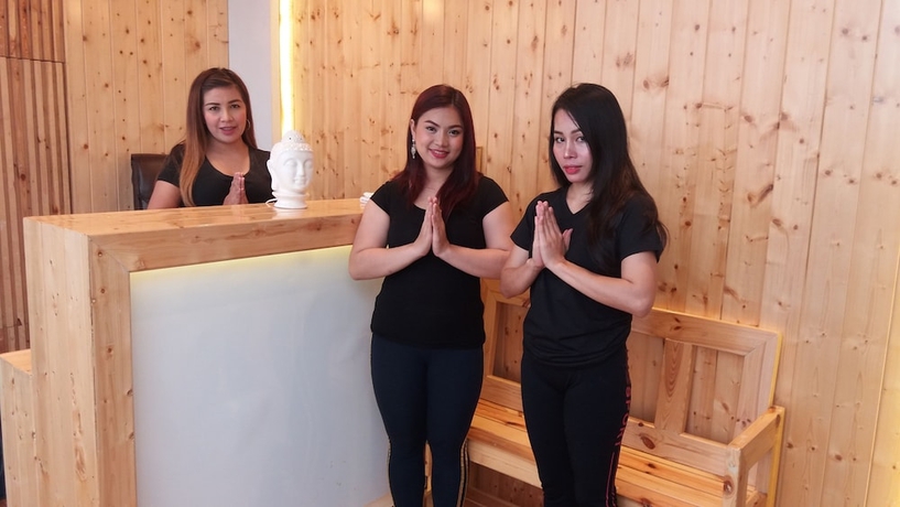 Imagen de la piscina del Hotel Regenta Central - Amritsar. Foto 18