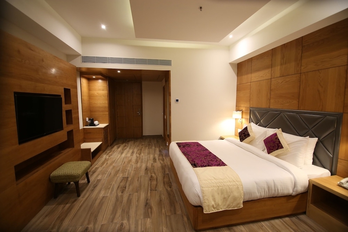 Imagen de la habitación del Hotel Regenta Central Cassia Zirakpur Chandigarh. Foto 10