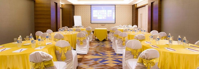 Imagen de los interiores del Hotel Regenta Central Grand Exotica Pune. Foto 15