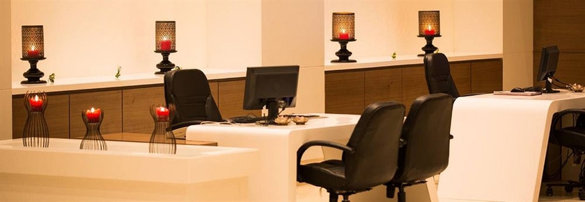 Imagen de los interiores del Hotel Regenta Central Grand Exotica Pune. Foto 16