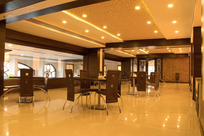 Imagen de los interiores del Hotel Regenta Central Indore. Foto 8