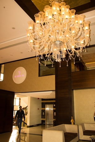 Imagen de los interiores del Hotel Regenta Central Indore. Foto 10