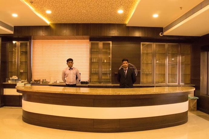 Imagen de los interiores del Hotel Regenta Central Indore. Foto 17