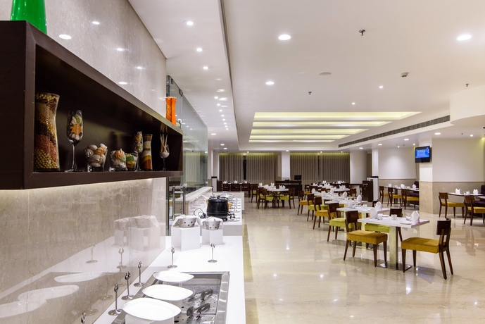 Imagen del bar/restaurante del Hotel Regenta Central Jaipur. Foto 2