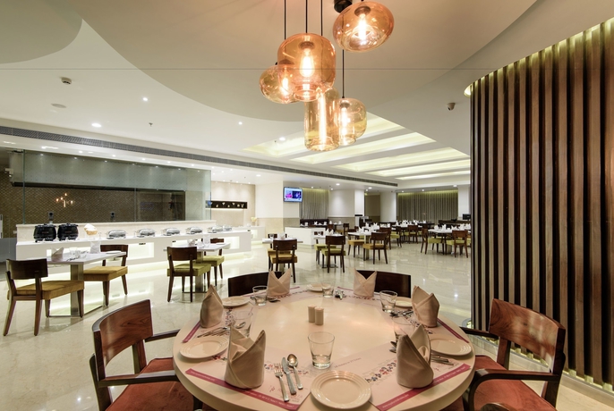 Imagen del bar/restaurante del Hotel Regenta Central Jaipur. Foto 3